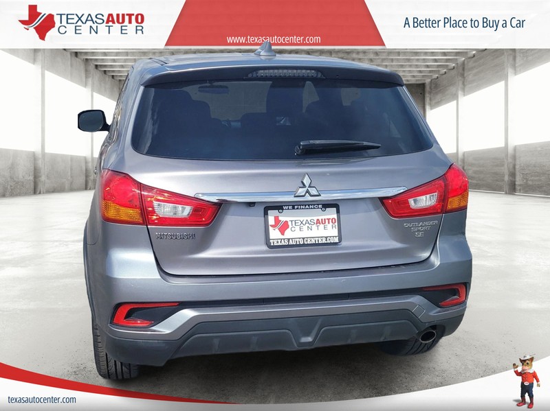 Mitsubishi Outlander Sport Vehicle Full-screen Gallery Image 07