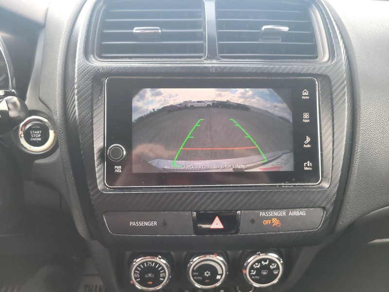 Mitsubishi Outlander Sport Vehicle Full-screen Gallery Image 17