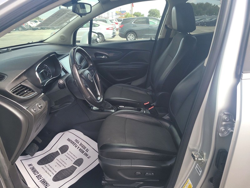 Buick Encore Vehicle Full-screen Gallery Image 09