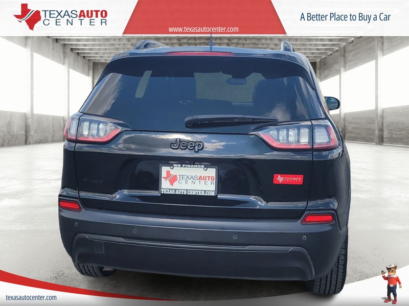 Jeep Cherokee Vehicle Full-screen Gallery Image 06