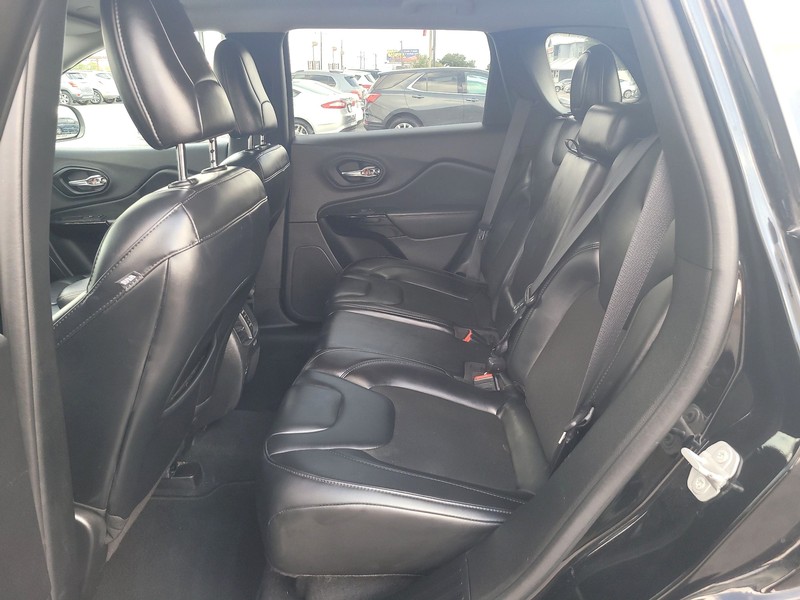 Jeep Cherokee Vehicle Full-screen Gallery Image 10