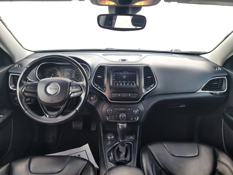 Jeep Cherokee Vehicle Full-screen Gallery Image 16