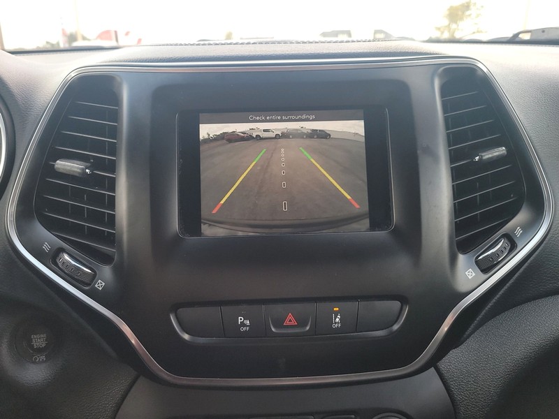 Jeep Cherokee Vehicle Full-screen Gallery Image 17