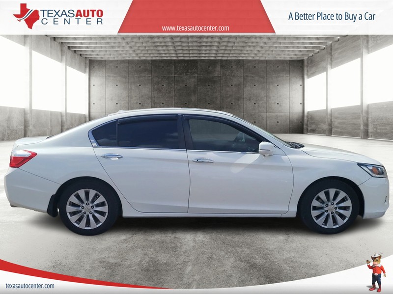 Honda Accord Sedan Vehicle Full-screen Gallery Image 3