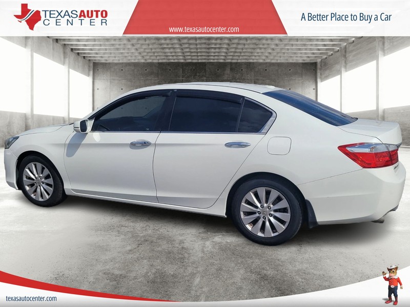 Honda Accord Sedan Vehicle Full-screen Gallery Image 4