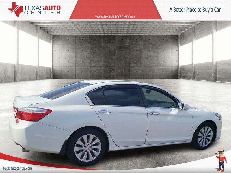 Honda Accord Sedan Vehicle Full-screen Gallery Image 6