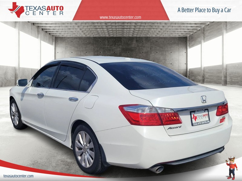 Honda Accord Sedan Vehicle Full-screen Gallery Image 7