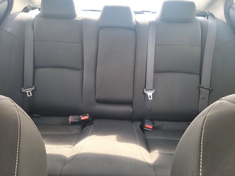 Nissan Altima Vehicle Full-screen Gallery Image 12