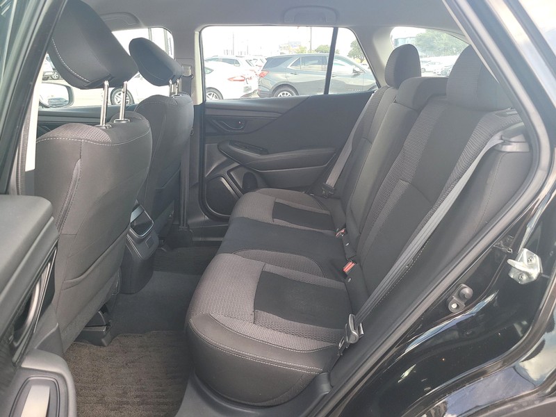 Subaru Outback Vehicle Full-screen Gallery Image 10