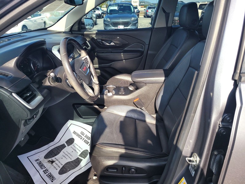 GMC Terrain Vehicle Full-screen Gallery Image 9
