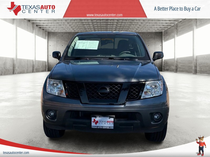 Nissan Frontier Vehicle Full-screen Gallery Image 3