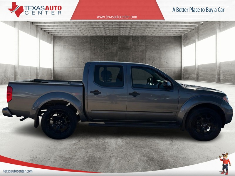 Nissan Frontier Vehicle Full-screen Gallery Image 4