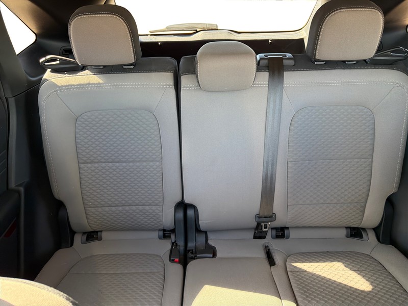 Ford Escape Vehicle Full-screen Gallery Image 13