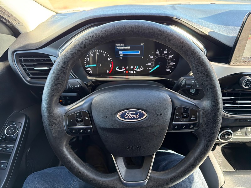 Ford Escape Vehicle Full-screen Gallery Image 14