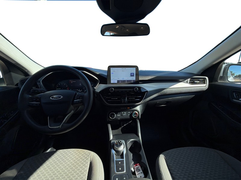 Ford Escape Vehicle Full-screen Gallery Image 16