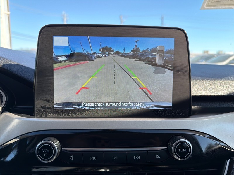 Ford Escape Vehicle Full-screen Gallery Image 17