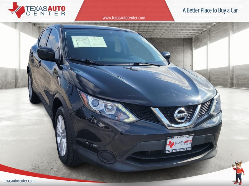 Nissan Rogue Sport Vehicle Full-screen Gallery Image 01