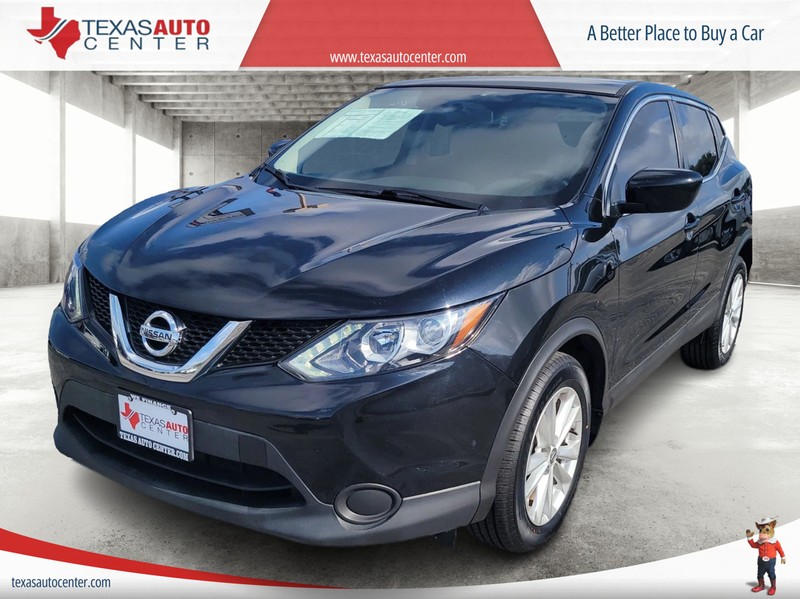 Nissan Rogue Sport Vehicle Full-screen Gallery Image 02