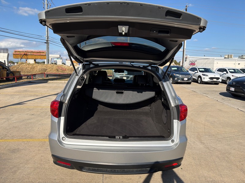 Acura RDX Vehicle Full-screen Gallery Image 11