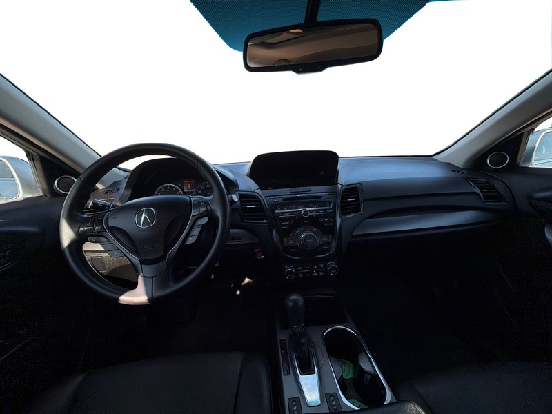 Acura RDX Vehicle Full-screen Gallery Image 15