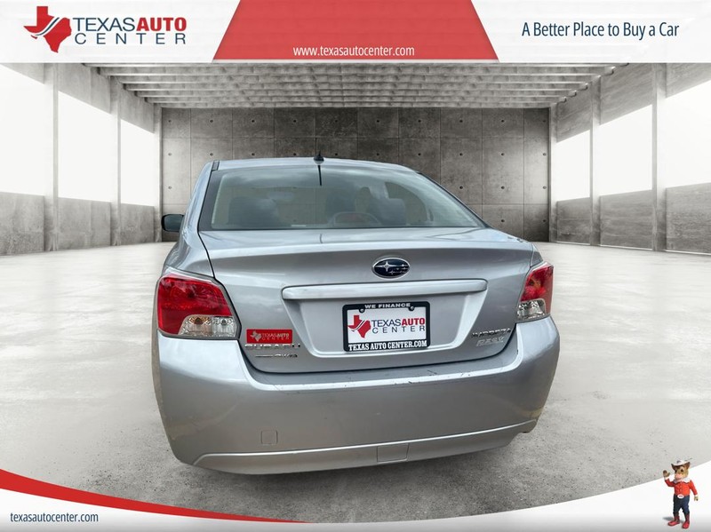 Subaru Impreza Sedan Vehicle Full-screen Gallery Image 4