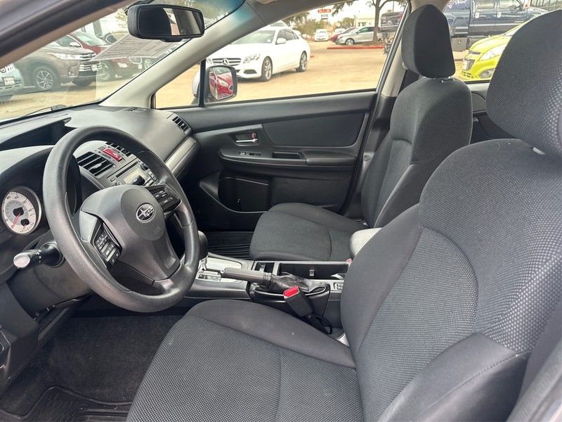 Subaru Impreza Sedan Vehicle Full-screen Gallery Image 6