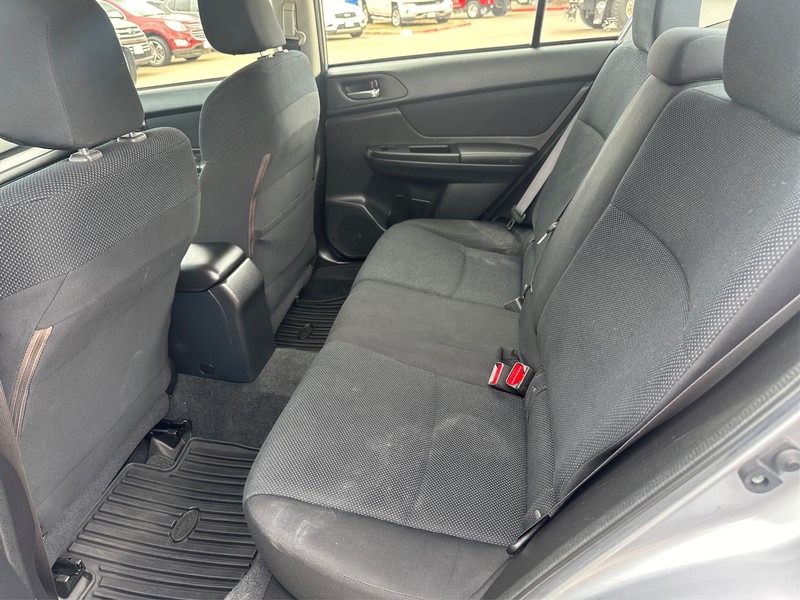 Subaru Impreza Sedan Vehicle Full-screen Gallery Image 7