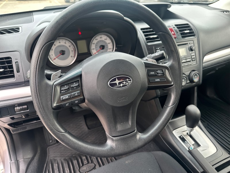 Subaru Impreza Sedan Vehicle Full-screen Gallery Image 11