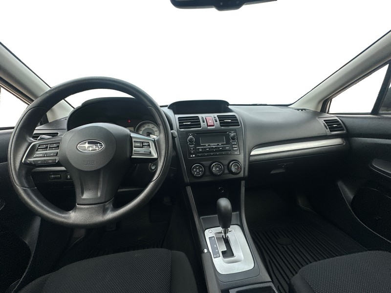 Subaru Impreza Sedan Vehicle Full-screen Gallery Image 12