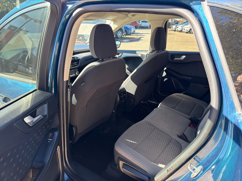 Ford Escape Vehicle Full-screen Gallery Image 10