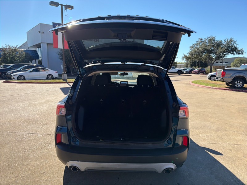 Ford Escape Vehicle Full-screen Gallery Image 11