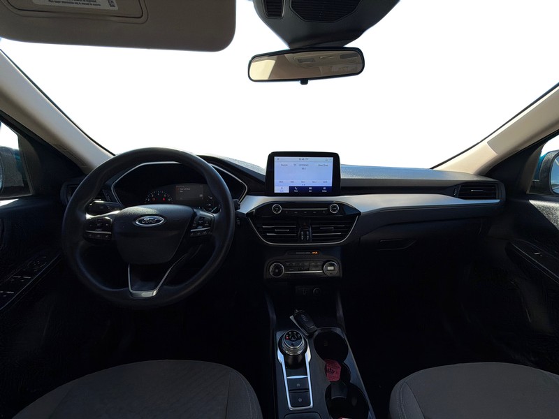 Ford Escape Vehicle Full-screen Gallery Image 15