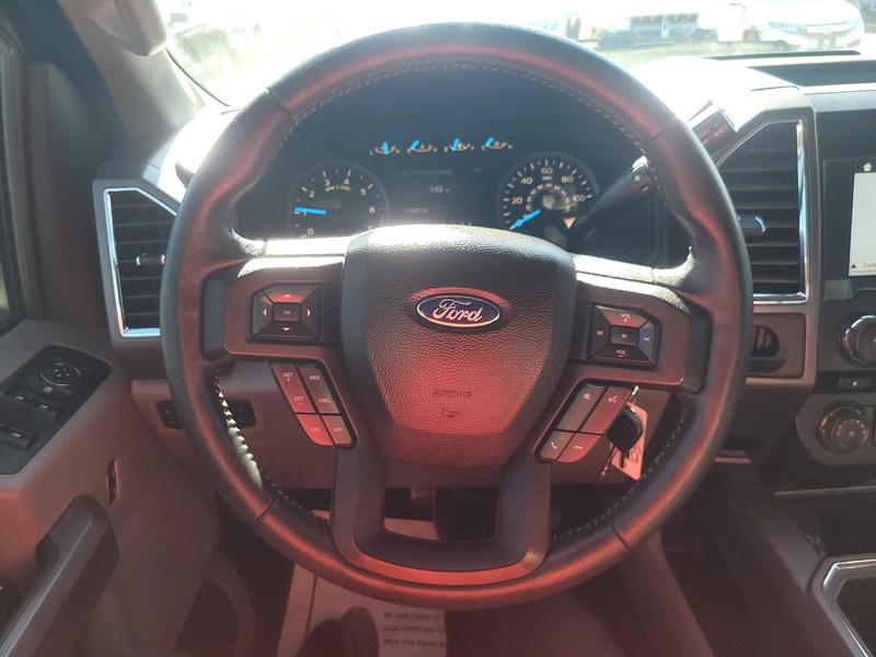 Ford F-150 Vehicle Full-screen Gallery Image 13