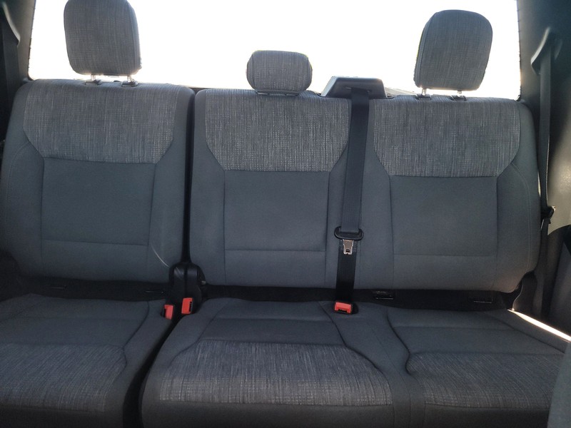 Ford F-150 Vehicle Full-screen Gallery Image 12