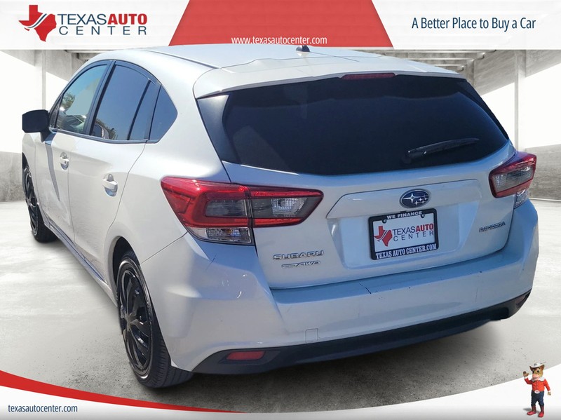 Subaru Impreza Vehicle Full-screen Gallery Image 08