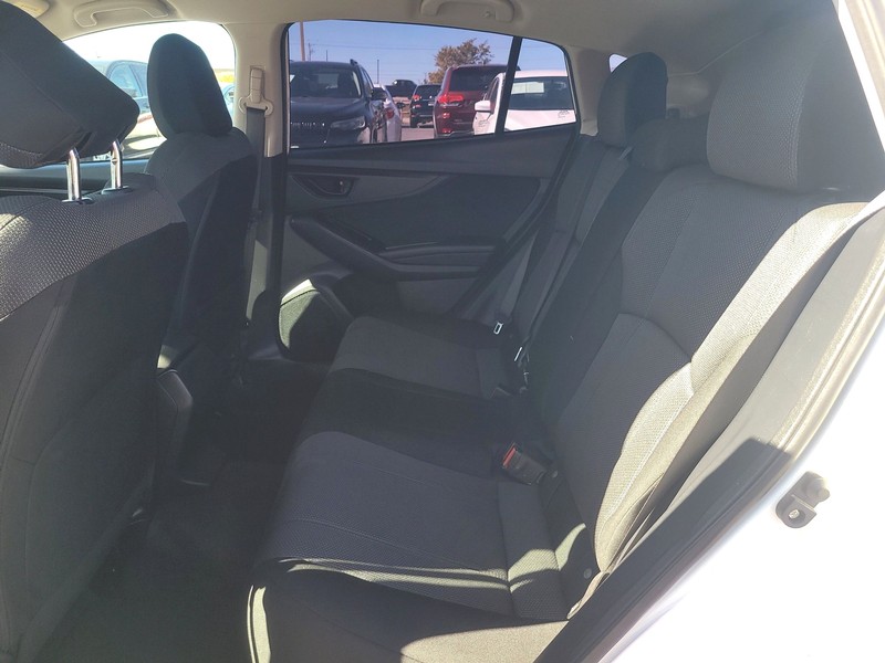 Subaru Impreza Vehicle Full-screen Gallery Image 10