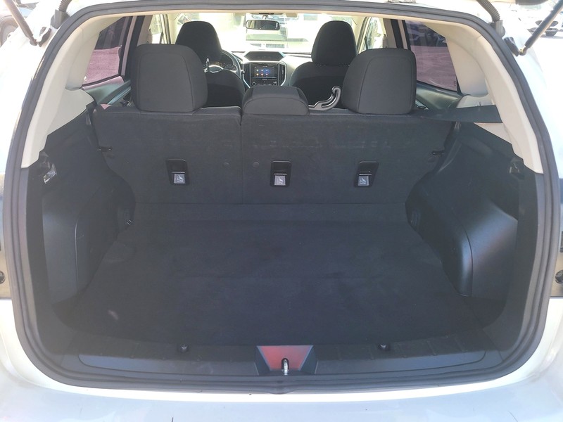 Subaru Impreza Vehicle Full-screen Gallery Image 11