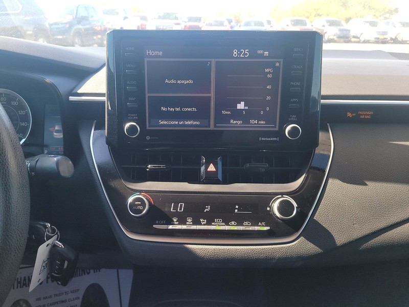 Toyota Corolla Vehicle Full-screen Gallery Image 11