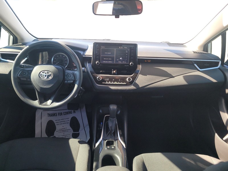 Toyota Corolla Vehicle Full-screen Gallery Image 15