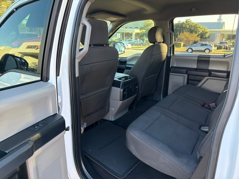 Ford F-150 Vehicle Full-screen Gallery Image 10