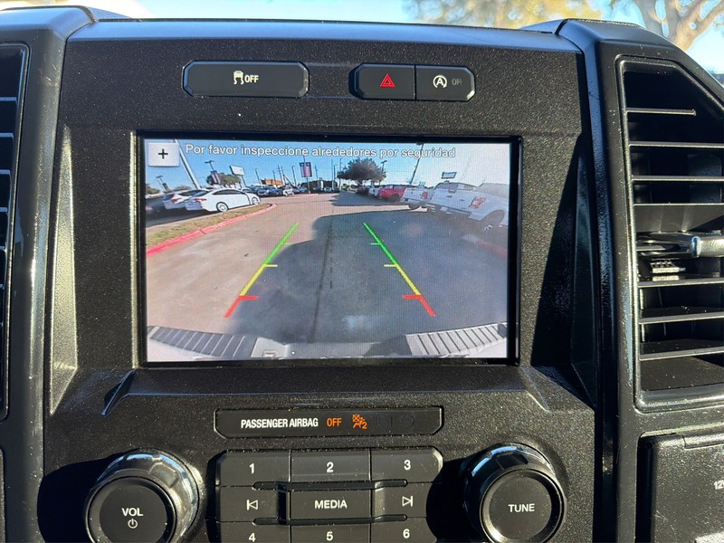 Ford F-150 Vehicle Full-screen Gallery Image 17