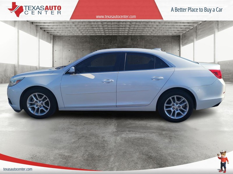 Chevrolet Malibu Vehicle Full-screen Gallery Image 5