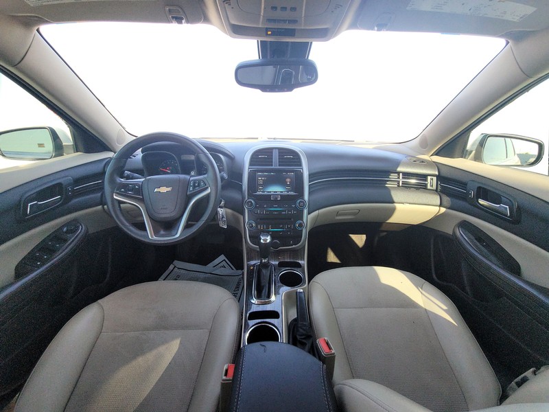 Chevrolet Malibu Vehicle Full-screen Gallery Image 14