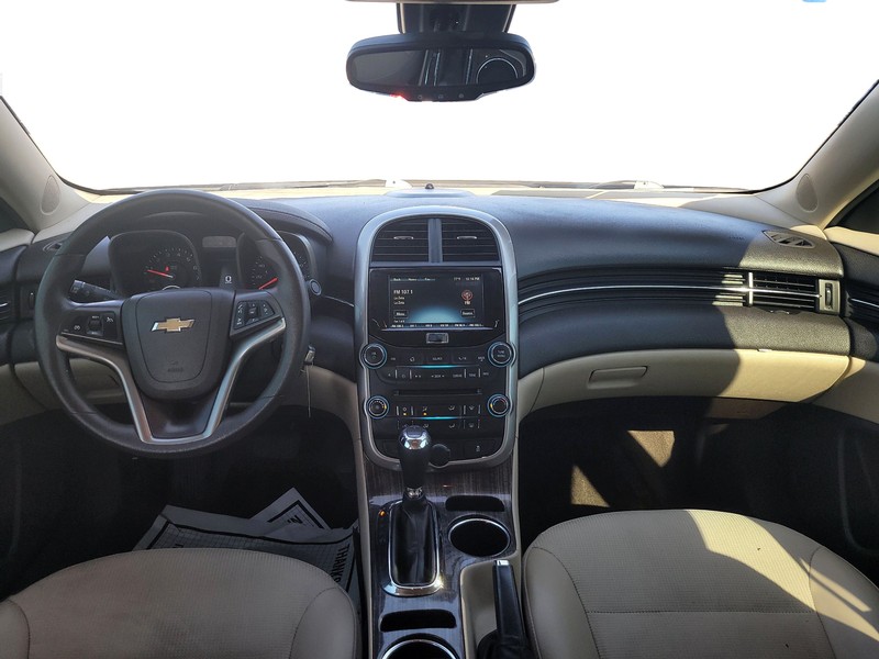 Chevrolet Malibu Vehicle Full-screen Gallery Image 15