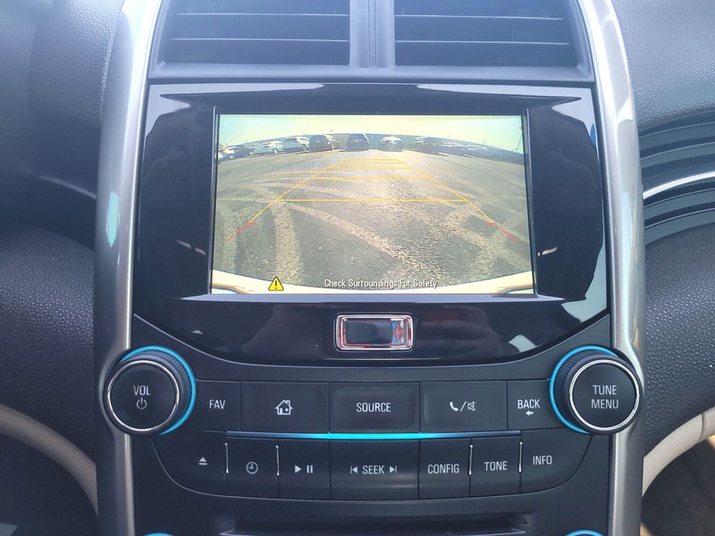 Chevrolet Malibu Vehicle Full-screen Gallery Image 16