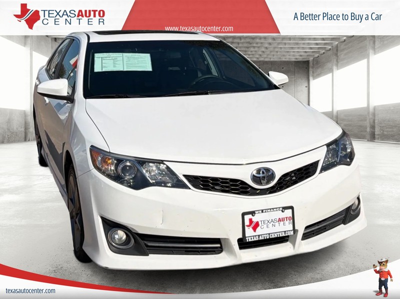 Toyota Camry Vehicle Full-screen Gallery Image 01