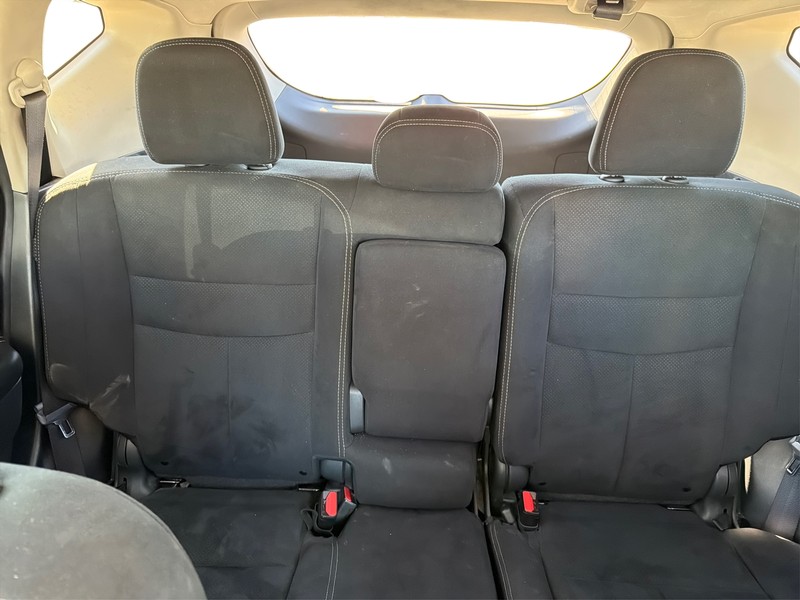 Nissan Murano Vehicle Full-screen Gallery Image 13