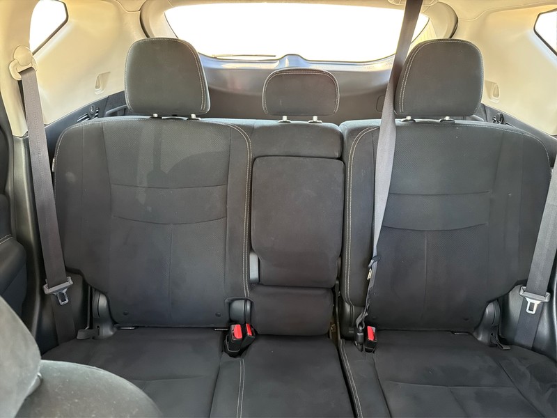 Nissan Murano Vehicle Full-screen Gallery Image 13