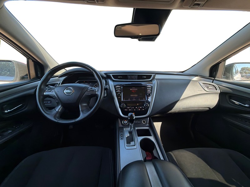 Nissan Murano Vehicle Full-screen Gallery Image 15
