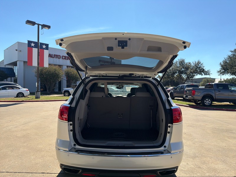 Buick Enclave Vehicle Full-screen Gallery Image 11